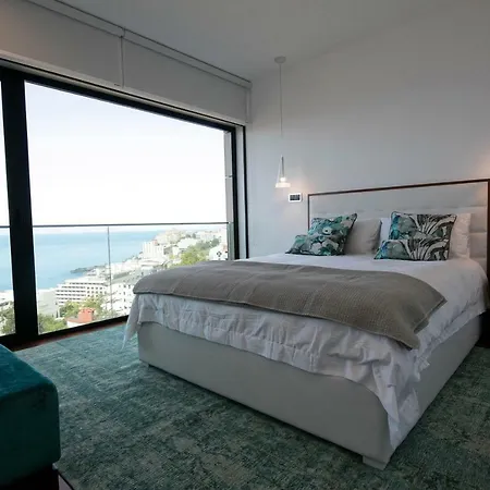 Spacious Luxury With A Great View, Funchal, Free Wifi And Parking Фуншал