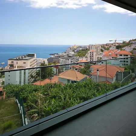 Spacious Luxury With A Great View, Funchal, Free Wifi And Parking Appartement *