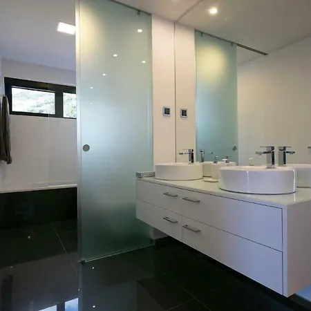 Appartamento Spacious Luxury With A Great View, Funchal, Free Wifi And Parking
