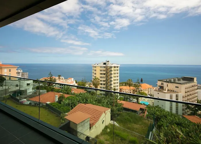 Spacious Luxury With A Great View, Funchal, Free Wifi And Parking