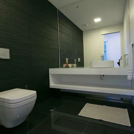 Spacious Luxury With A Great View, Funchal, Free Wifi And Parking *